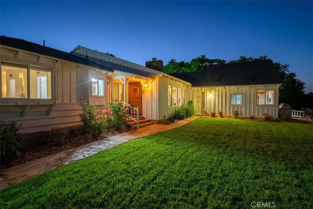 Rancho Palos Verdes, CA 90275,5 Toprail Lane