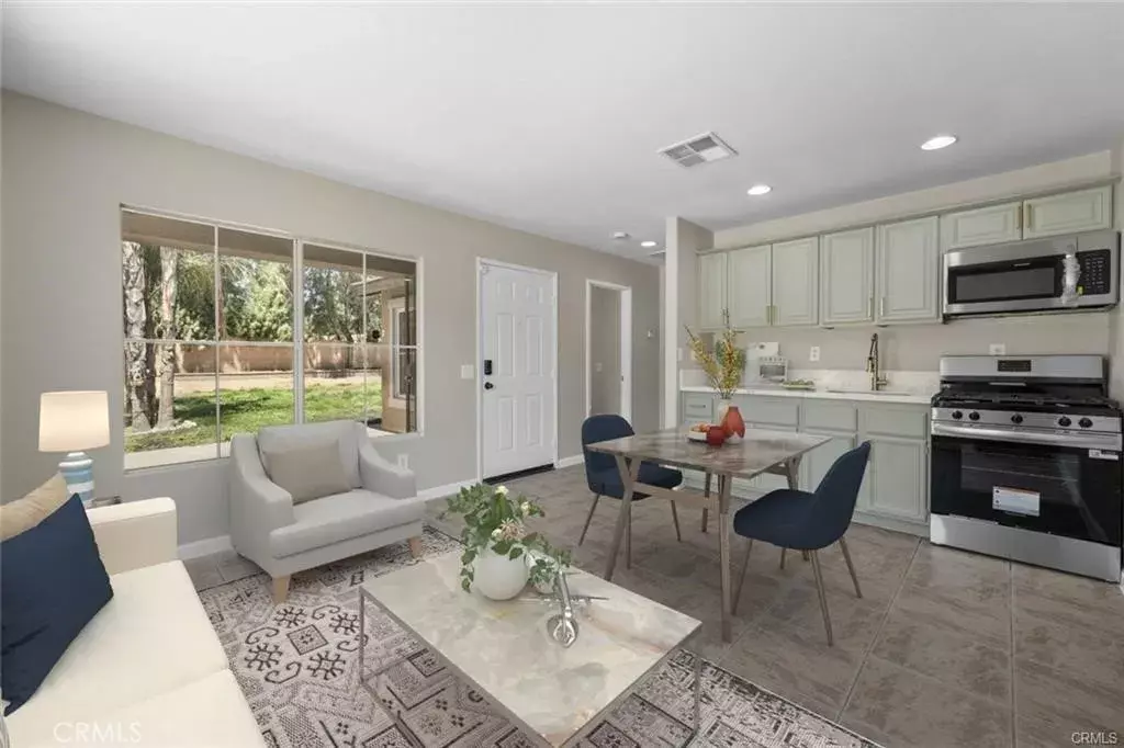 Banning, CA 92220,1037 Charles Street