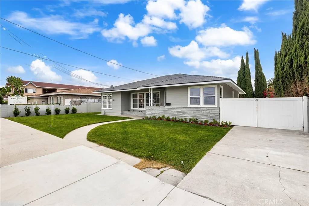 La Palma, CA 90623,8392 Walker Street