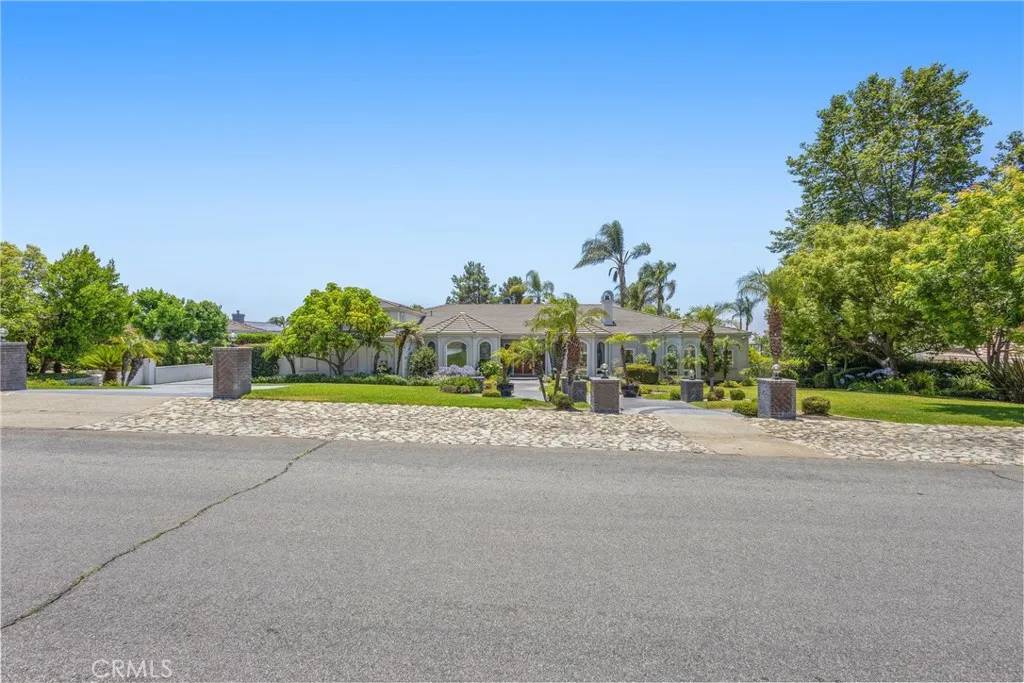 Claremont, CA 91711,1032 Amarillo Drive
