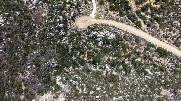 Aguanga, CA 92532,1032 Canyonside Court