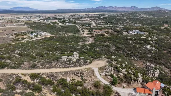 Aguanga, CA 92532,1032 Canyonside Court