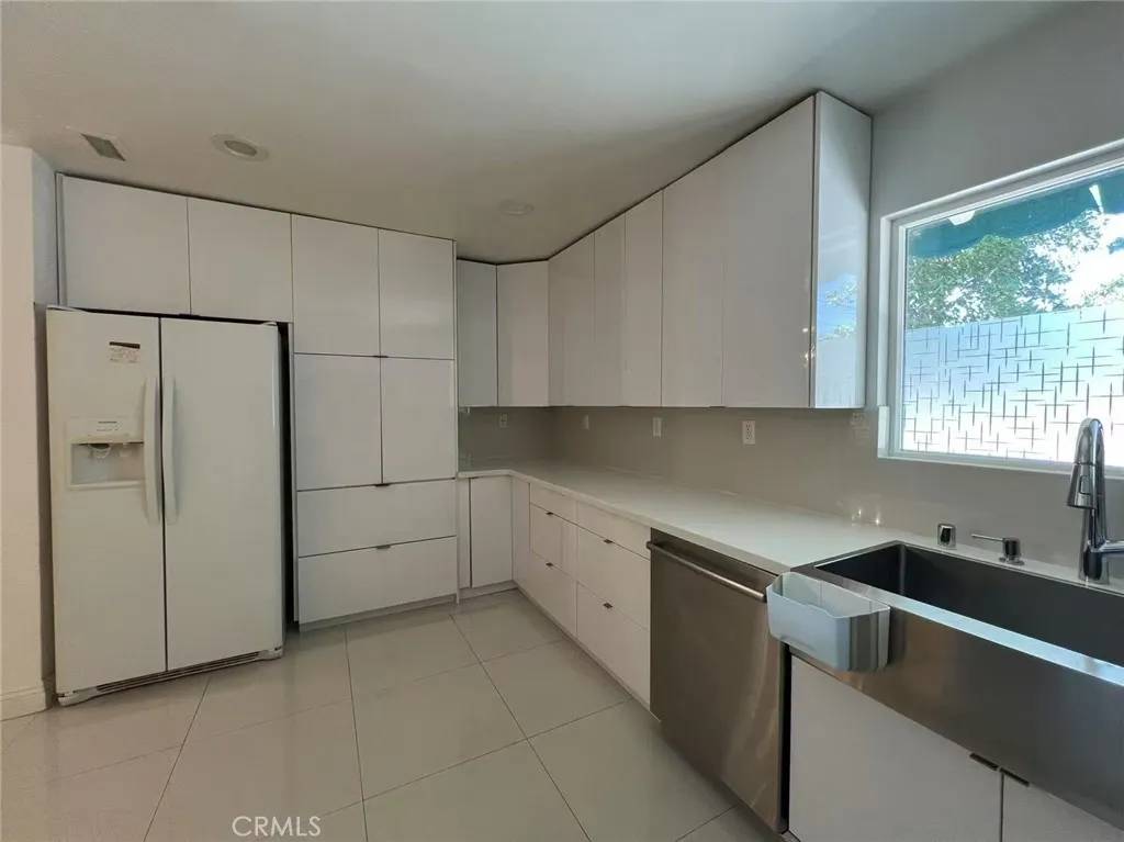 Glendora, CA 91741,445 N Live Oak Avenue