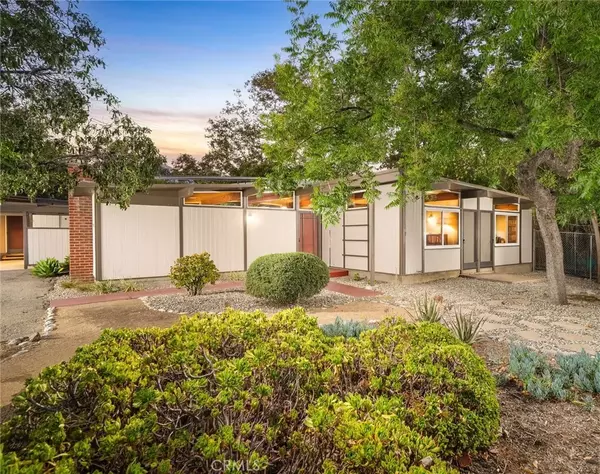 2492 Grand Avenue, Claremont, CA 91711