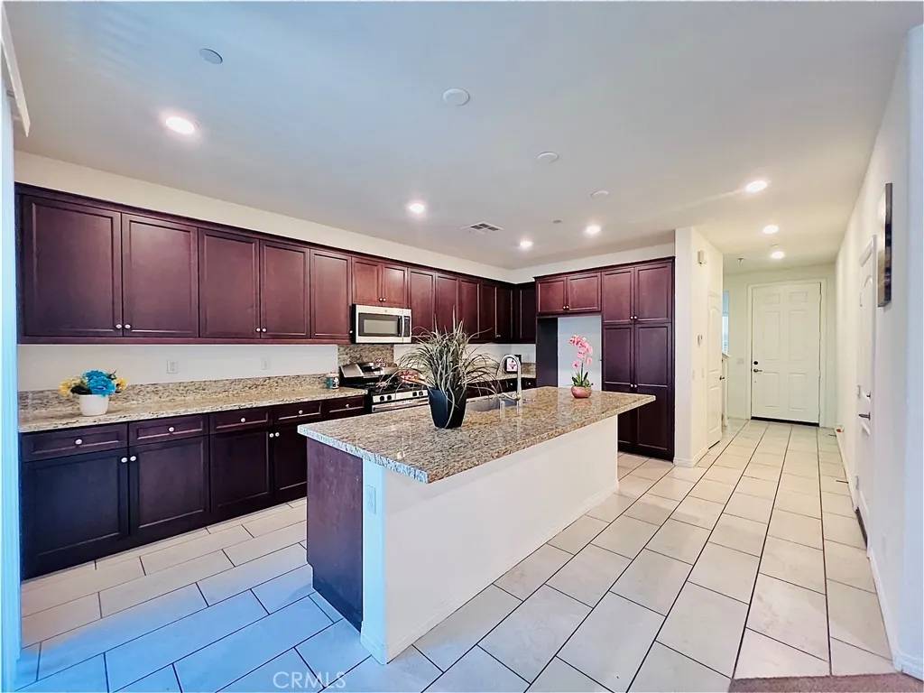 3172 E MOUNT RAINIER Drive, Ontario, CA 91762
