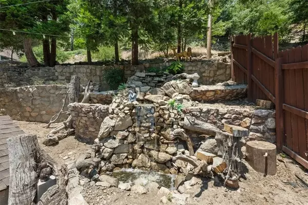 Rimforest, CA 92378,1277 Lovers Lane