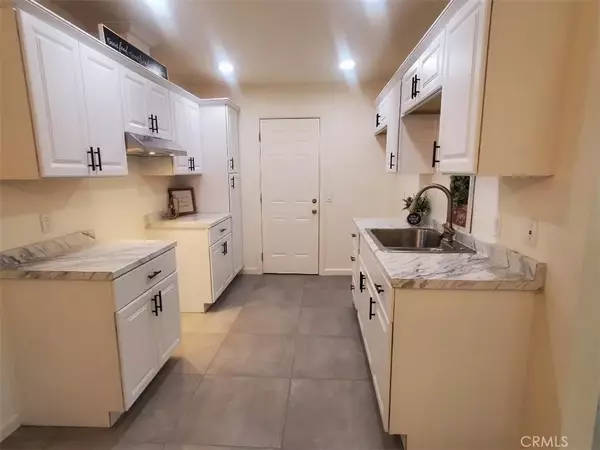 Riverside, CA 92507,2431 12th Street