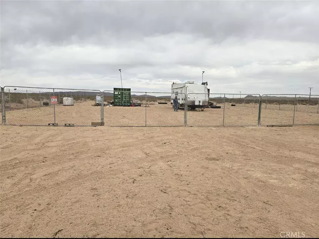 Lucerne Valley, CA 92356,0 North Side