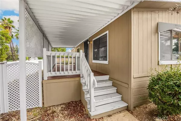 Riverside, CA 92504,15181 Van Buren #301