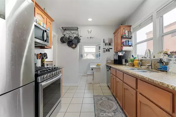 Los Angeles, CA 90047,1848 W 70th Street