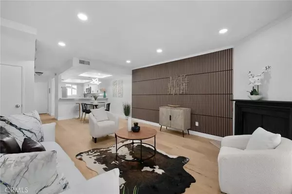 11119 Camarillo St #104, North Hollywood, CA 91602