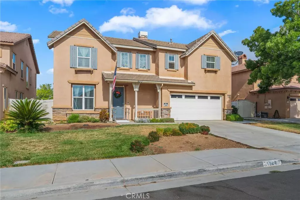 Perris, CA 92571,1924 English Oak Way