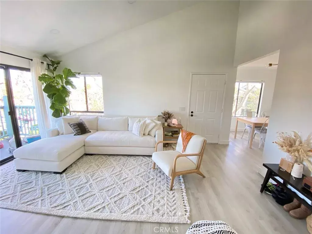 Torrance, CA 90502,20541 S Vermont Avenue #4
