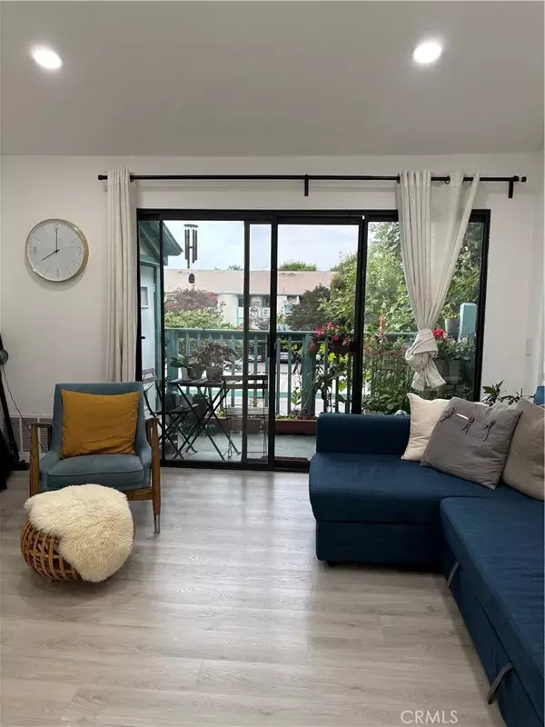 Torrance, CA 90502,20541 S Vermont Avenue #4
