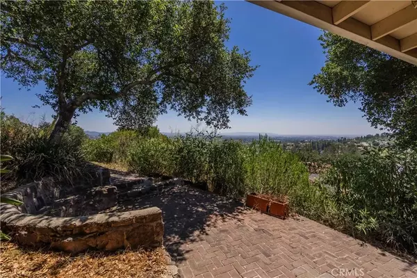 Glendora, CA 91741,947 N Glendora Avenue