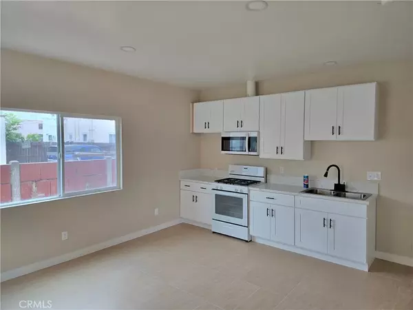 6008 Kansas, Los Angeles, CA 90044