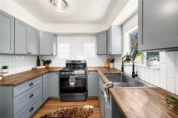 22632 Seeley Drive, Crestline, CA 92325
