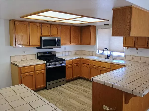 Apple Valley, CA 92307,16594 Tenaja Road
