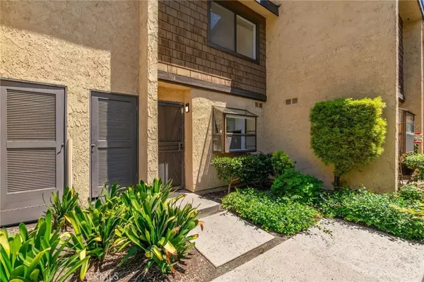 Lakewood, CA 90715,12750 Centralia Street #94