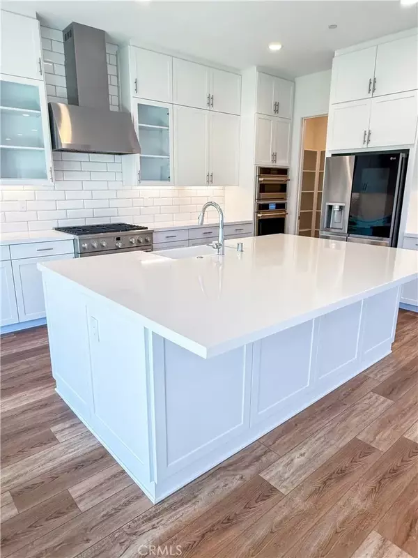Saugus, CA 91350,17716 Ridgeline Court