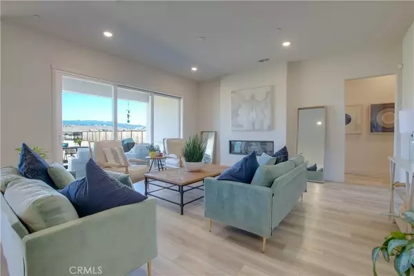 208 Luna Way, Hollister, CA 95023