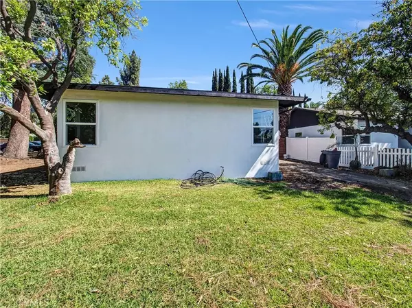 Claremont, CA 91711,207 W Arrow