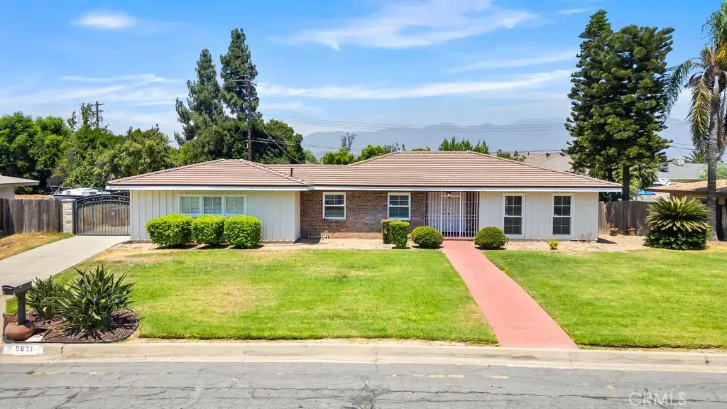 5651 Magnolia Avenue, Rialto, CA 92377