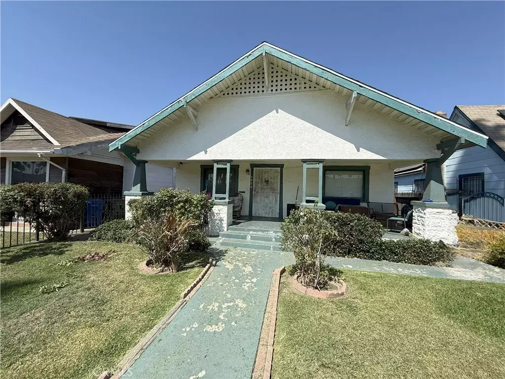 Los Angeles, CA 90062,5167 S Gramercy Place