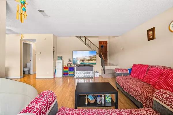 West Covina, CA 91790,104 Poxon Place