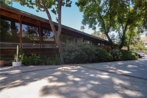 Sunland, CA 91040,9640 La Canada Way