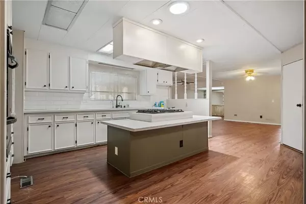 Victorville, CA 92395,13393 Mariposa #169