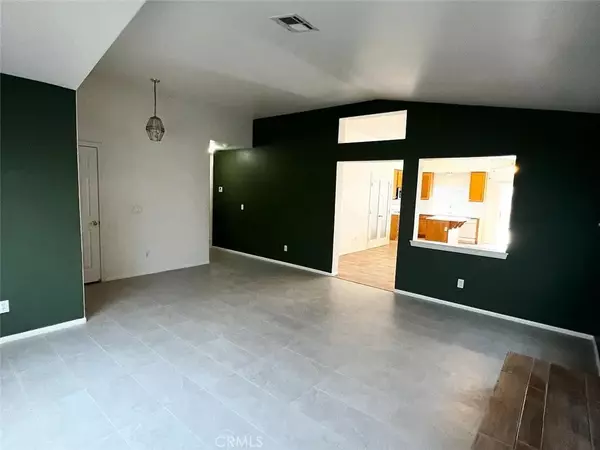 Victorville, CA 92395,17561 Electra Drive
