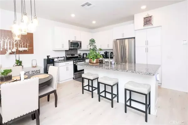 Fontana, CA 92336,16657 Snowdrop Lane #2