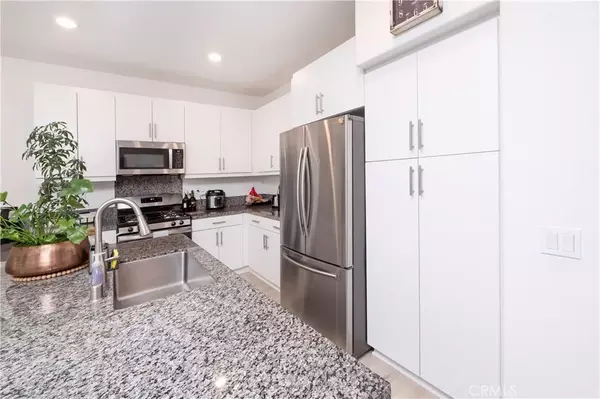 Fontana, CA 92336,16657 Snowdrop Lane #2