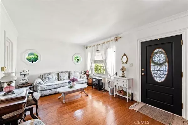 Los Angeles, CA 90039,3367 La Clede Avenue