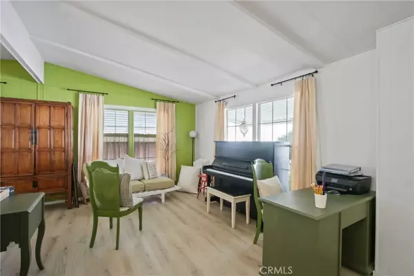 La Verne, CA 91750,3800 Bradford #138