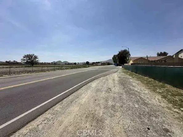 San Jacinto, CA 92582,7 7th St