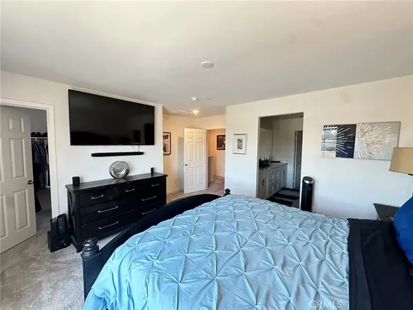 Rialto, CA 92376,975 W Clover Avenue