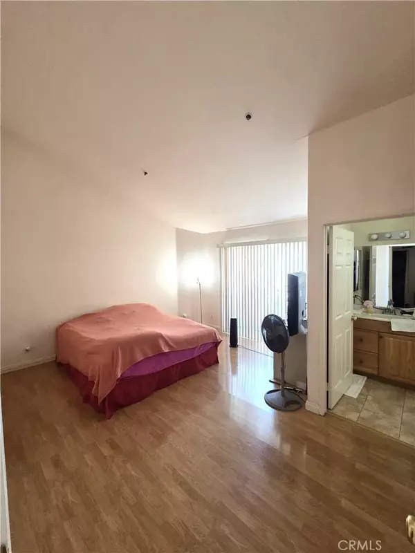 Panorama City, CA 91402,9146 Tobias Avenue #3