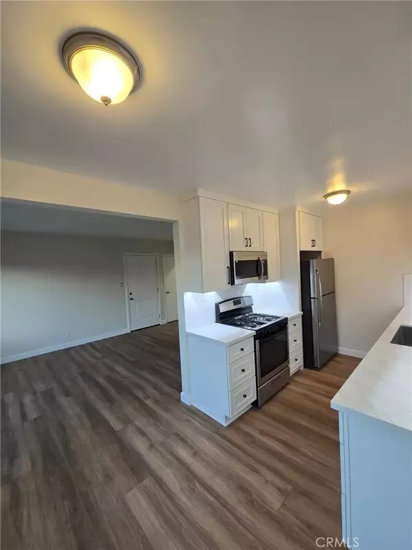 Lawndale, CA 90260,15721 Freeman Avenue #5