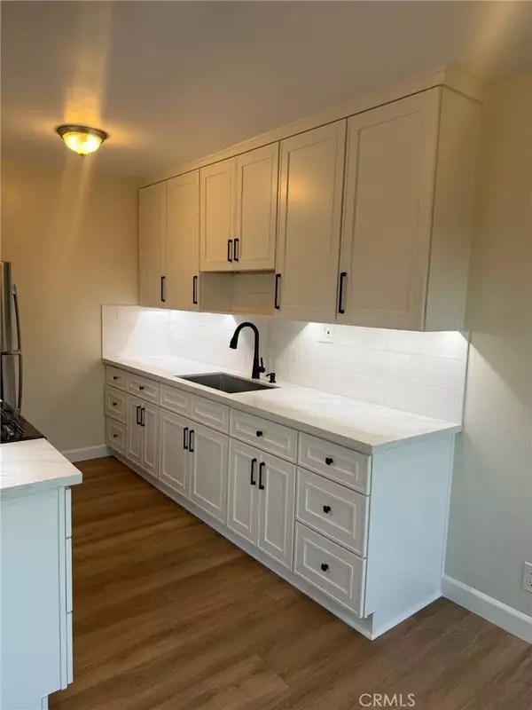 Lawndale, CA 90260,15721 Freeman Avenue #5