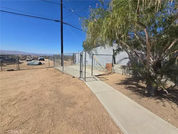 Apple Valley, CA 92307,23989 Tahquitz Road