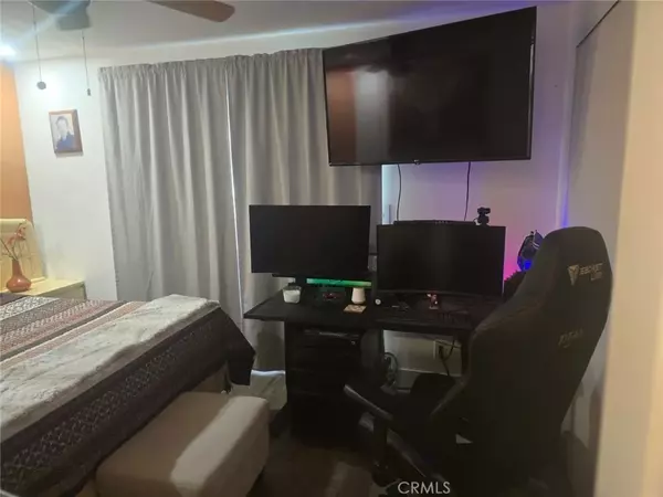 Westminster, CA 92683,15621 Beach blvd #28