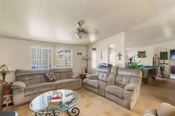 Phelan, CA 92371,7153 Cambria