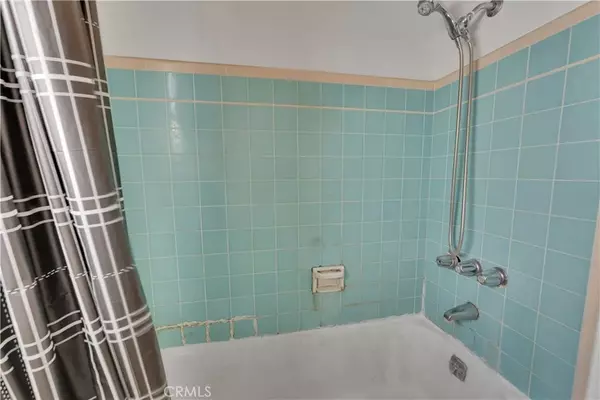 Alhambra, CA 91801,34 N 1st Street #7