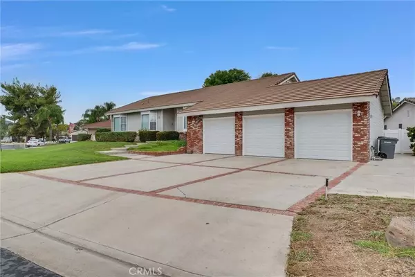 30279 Clear Water Dr., Canyon Lake, CA 92587