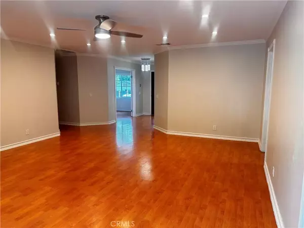 Monrovia, CA 91016,925 Royal Oaks