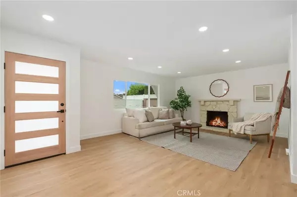 Huntington Beach, CA 92647,8171 Holland Drive