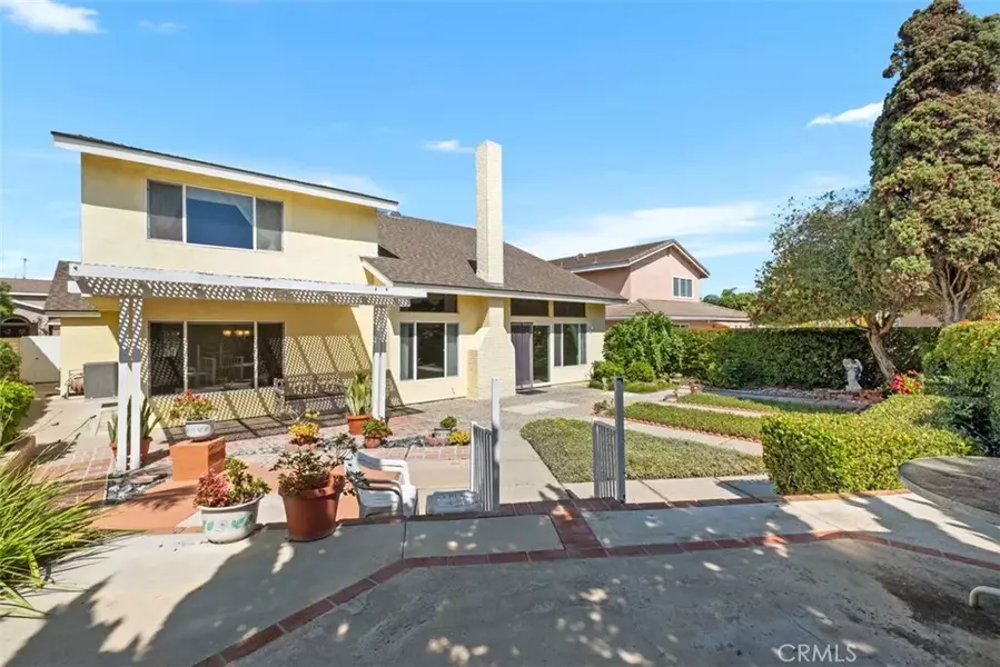 5852 Bellfield, Huntington Beach, CA 92648