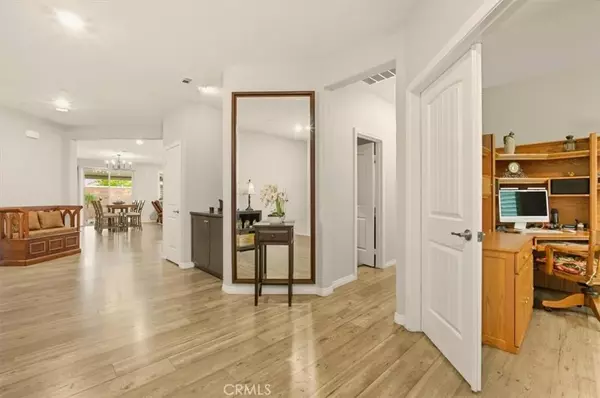 Fontana, CA 92336,5591 Royal Oaks